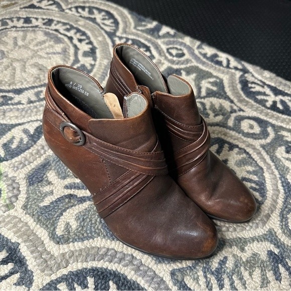 Born Brown Leather Booties Size Women’s 8 - Picture 3 of 11